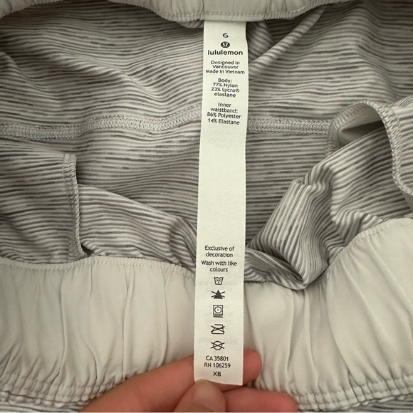 Lululemon On the Fly  Skirt *Woven - Size 6 - Picture 12 of 14